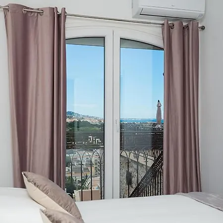 Villa Mandelieu-la-napoule Sleeps 8 Pool Air Con