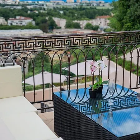 Villa Mandelieu-la-napoule Sleeps 8 Pool Air Con Mandelieu-la-Napoule